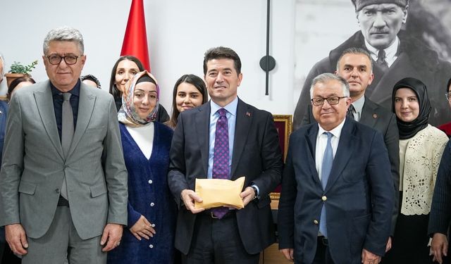 Ortahisar Belediyesi personelinden burs kampanyasına 721 bin TL destek