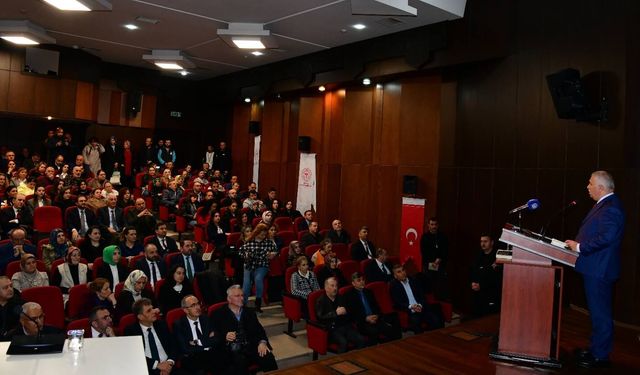 Vali Yıldırım, “Sağlıklı Türkiye Yüzyılı ve Sağlıklı Yaşam Planı”çalıştayına katıldı
