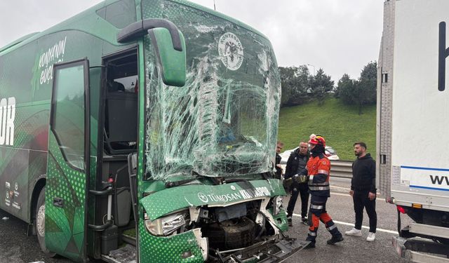 Konyaspor otobüsü kaza yaptı