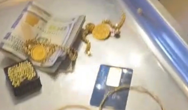 Araklı'da duyarlı davranış: Altın ve para dolu çanta sahibine teslim edildi