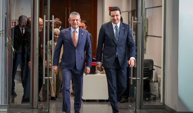 CHP Genel Başkanı Özel ile Saadet Partisi Genel Başkanı Arıkan bir araya geldi