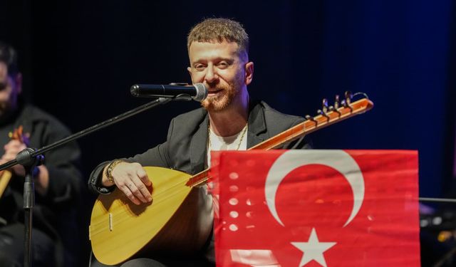 Volkan Arslan"dan 'Türk Bayrağı' ile anlamlı konser