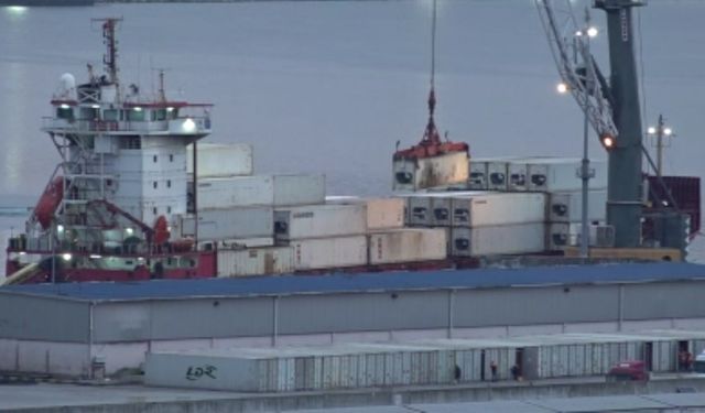 Dron saldırısına uğrayan gemi Samsun Limanı'na demirledi