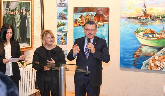 Başkan Genç:Sanat siyasetin üstündedir