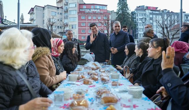 Ramazan'ın güzellikleri Ortahisar'ın iftar sofralarında yaşanıyor