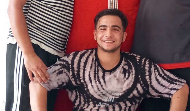 Kocaeli'de tribünden düşen genç taraftar hayatını kaybetti