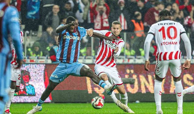 Trendyol Süper Lig: Samsunspor: 0 - Trabzonspor: 1 (İlk yarı)