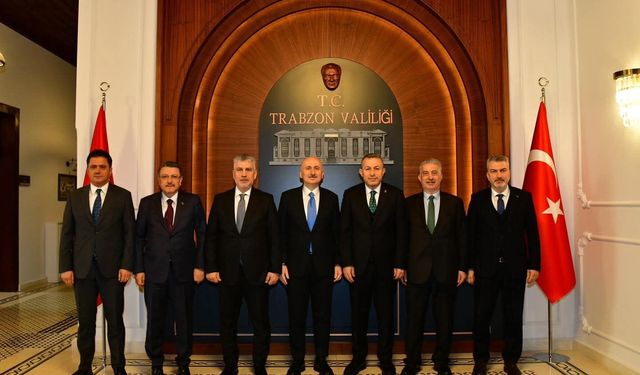 Adil Karaismailoğlu Trabzon’da istişare toplantısına katıldı
