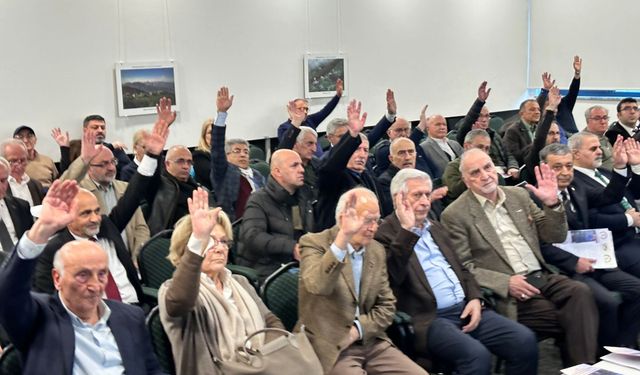 Artvinliler Hizmet Vakfı Başkanı Esen Yağcı güven tazeledi