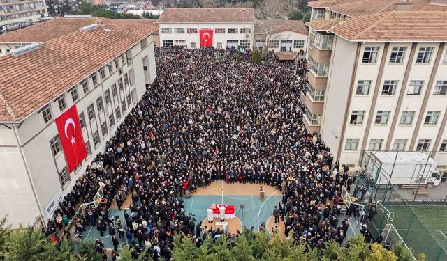 Öğrencisi tarafından öldürülen Fatma Nur öğretmenin anma töreni