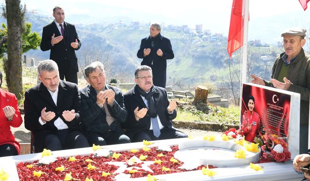 Trabzon’da duygulandıran ziyaret: Şehit Pilot Burak Gençcelep unutulmadı