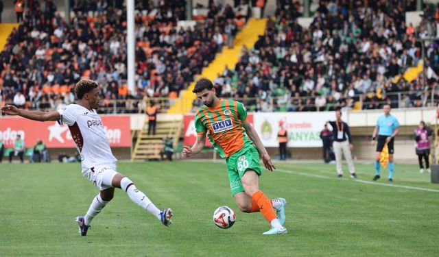 Trendyol Süper Lig: Corendon Alanyaspor: 1 - Trabzonspor: 1 (Maç sonucu)