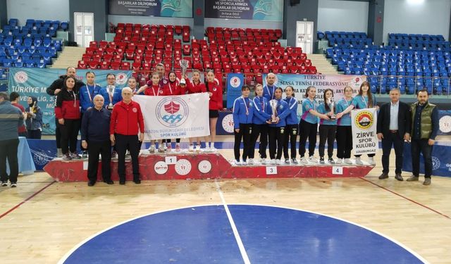 Büyükşehir Masa Tenisi'nde 1.Lig'e yükseldi