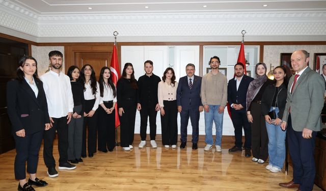 Başkan Genç,başarılı hukuk öğrencilerini ödüllendirdi
