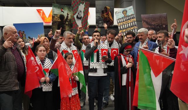 Sumud Filosundan dönen Erdinç Gülay Trabzon’da coşkuyla karşılandı