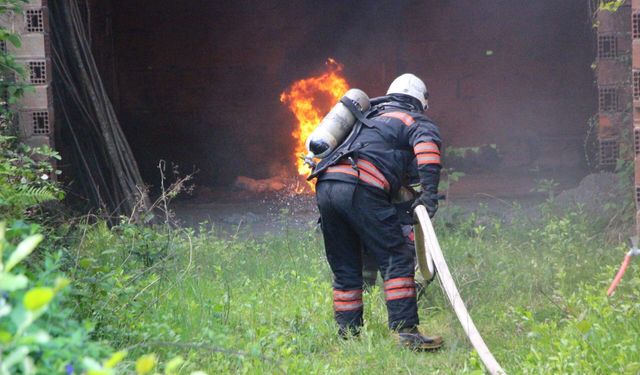 Yaklaşan çay sezonu öncesinde çay fabrikasında yangın tatbikatı
