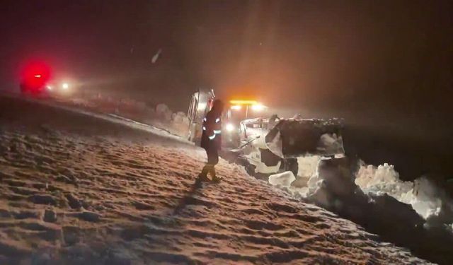 Artvin'de yaylada mahsur kalan 6 kampçıyı ekipler kurtardı