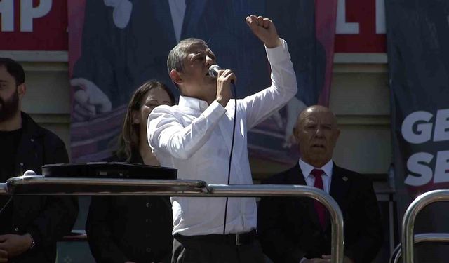 Özgür Özel: 'Derhal kurultay yapılmalıdır, hangi delegeyle istiyorsanız derhal bir kurultay yapın'