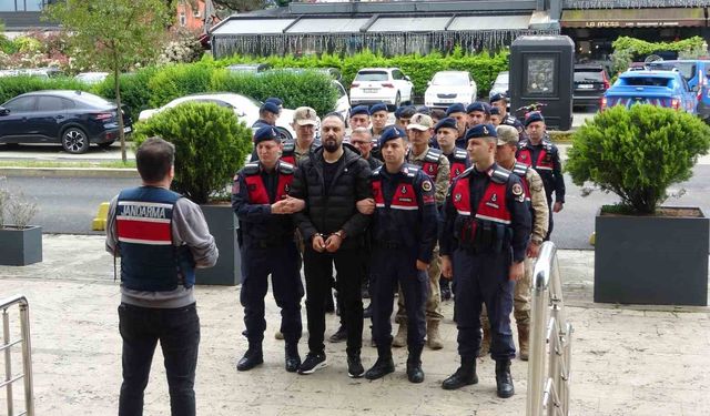 Trabzon merkezli 5 ilde dolandırıcılık operasyonunda gözaltına alınan 12 kişi adliyeye çıkartıldı