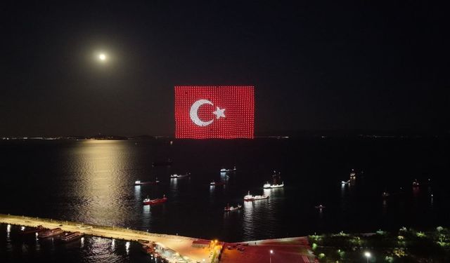 Yenikapı Sahili'nde 1453 dronla fetih şöleni