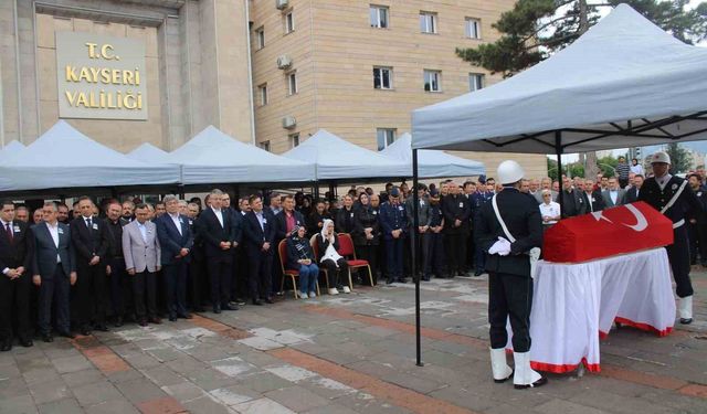 Vali Yardımcısı Esmer için tören düzenlendi