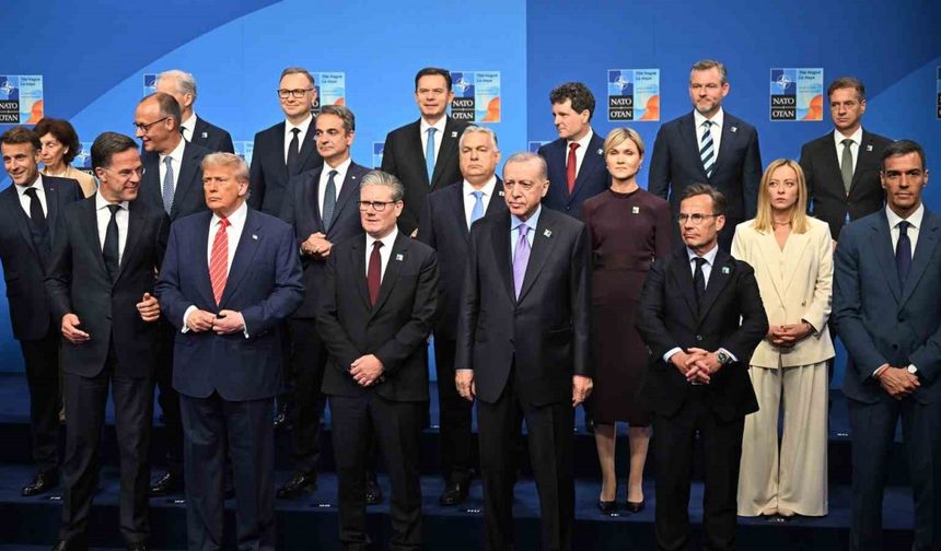 Erdoğan, NATO Zirvesi öncesi aile fotoğrafına katıldı