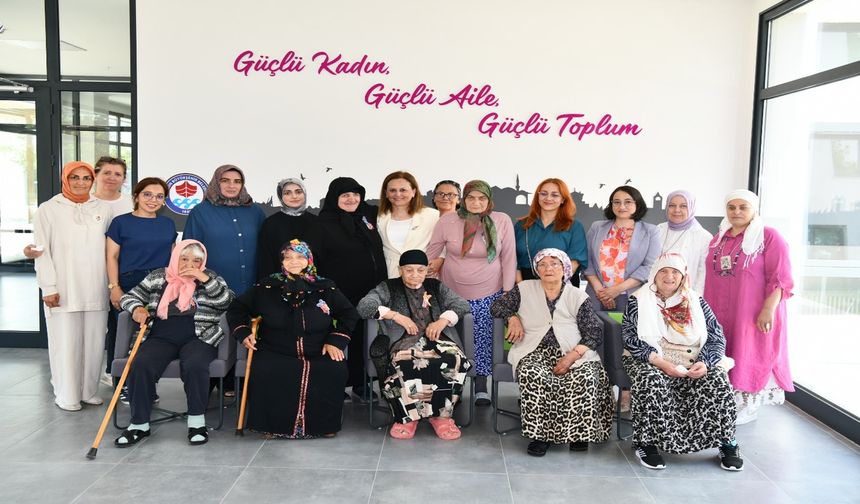 Huzurevi sakinleri hünerlerini gösterdiler