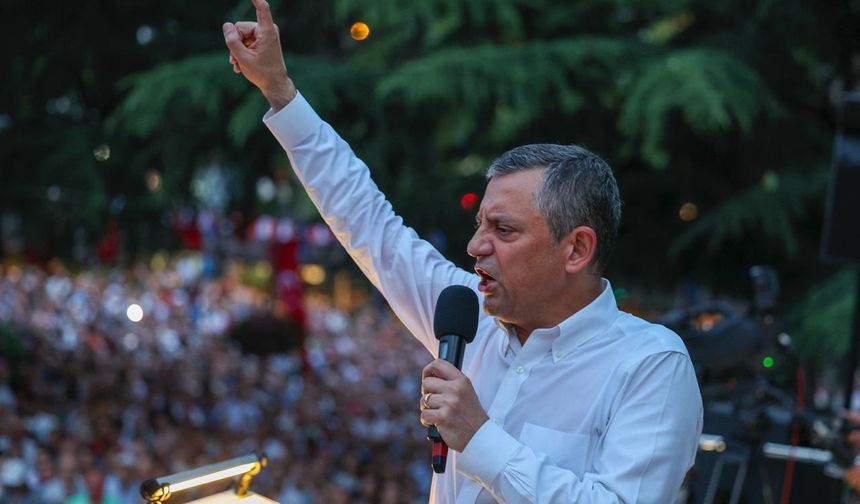 Özel’in AK Partili Trabzonluları "beceriksizlikle" itham etmesi tepkiyle karşılandı