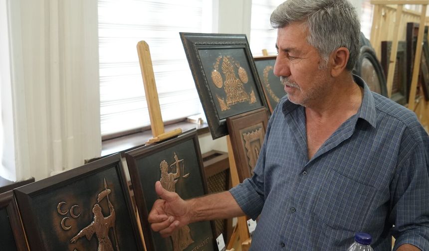 Bakır Rölyef Sanatı ile şehitlerin hatırası yaşatılıyor