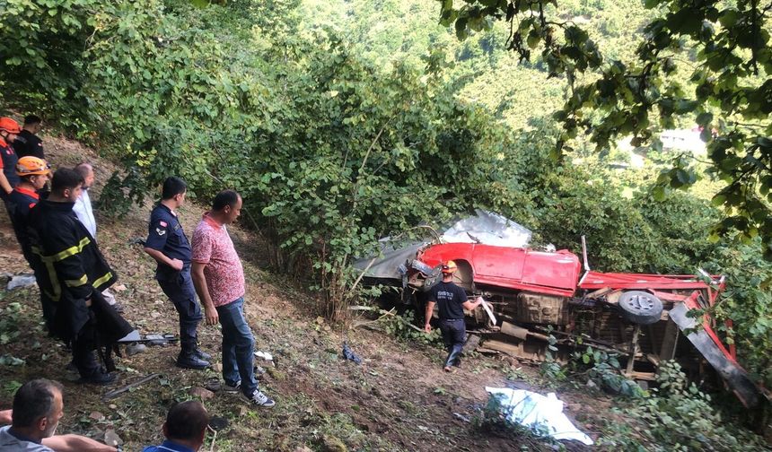Fındık işçilerini taşıyan araç şarampole yuvarlandı: 1 ölü, 9 yaralı