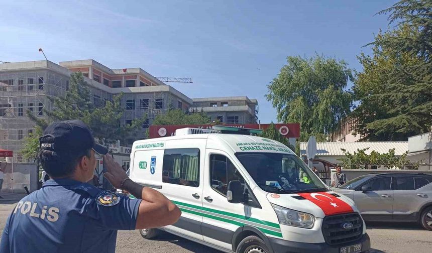 Ateşin ortasında kahramanca mücadele ettiler, şimdi sonsuzluğa uğurlanıyorlar