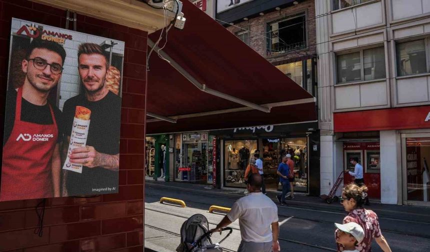 İstanbul’da bir dönercinin ChatGPT ile ürettiği ‘ünlü fotoğrafları’ gerçeğinden daha çok ilgi gördü, dünya medyasında haber oldu