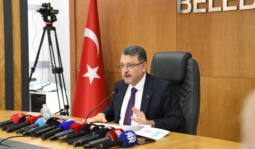 Özgür Özel'in "Beceriksiz" Sözü Trabzon'da Siyasi Fırtına Çıkardı