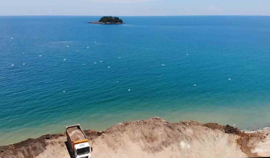 Giresun’da Karadeniz’in kıyısındaki çöplük, ekosistemi tehdit ediyor