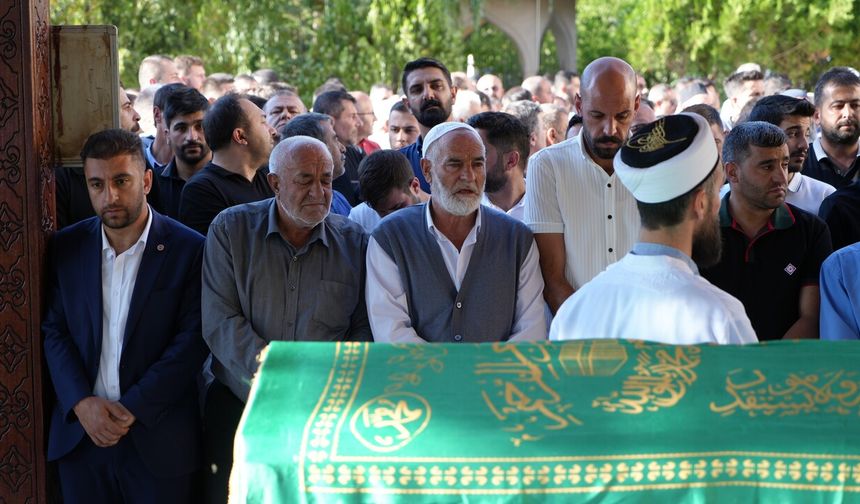 Maganda kurşunuyla hayatını kaybeden adam toprağa verildi
