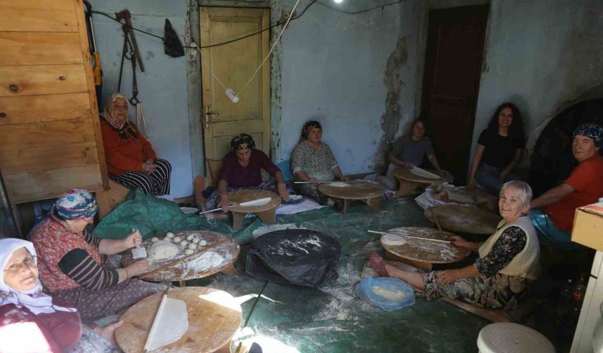 Artvinli kadınlar kışa imece usulüyle hazırlanıyor