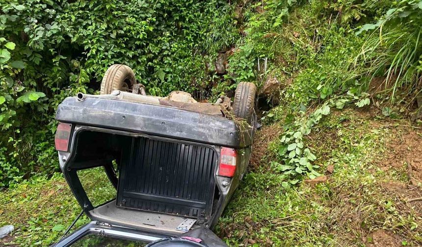 Rize’de freni patlayan Tofaş takla attı: 3 yaralı