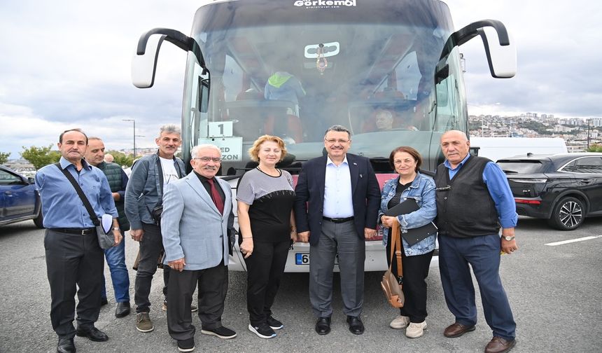 Başkan Genç, Emeklileri Çanakkale'ye uğurladı