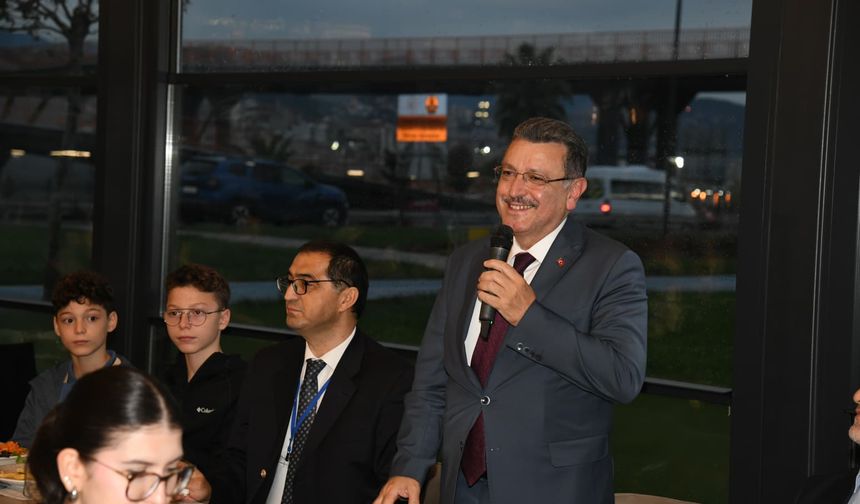 Başkan Ahmet Metin Genç, üniversiteli öğrencilere seslendi