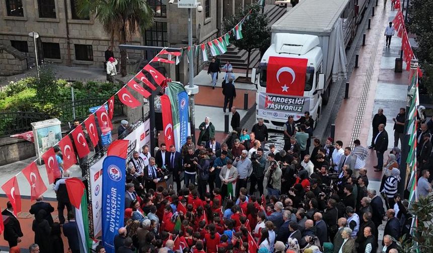 Kardeşlik Tırları Trabzon'dan Gazze'ye uğurlandı
