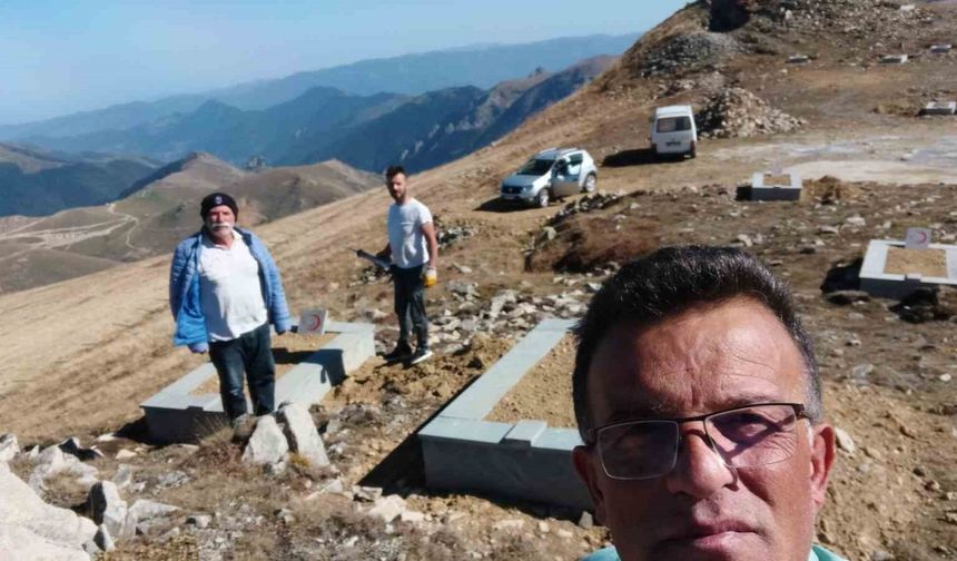 Bir asır sonra aynı ruhla: Şehitlik için el ele verdiler