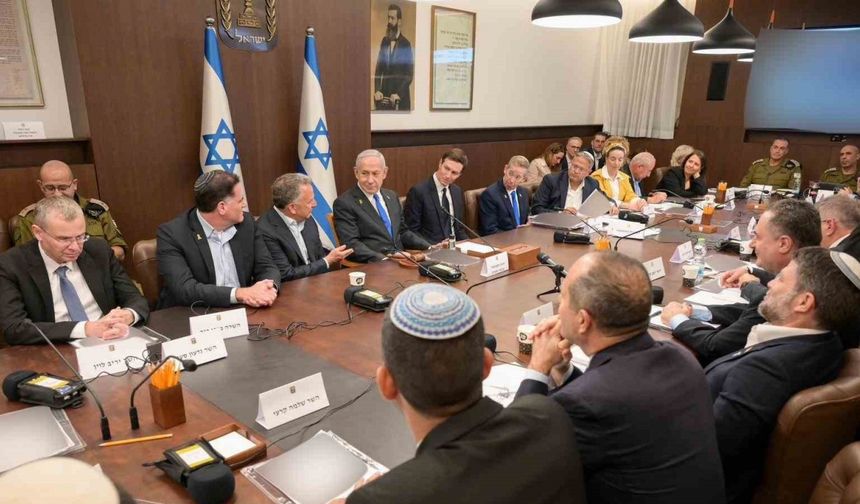 İsrail hükümeti Gazze Şeridi’nde kalıcı barış sağlanmasını öngören Gazze Planı’nın ilk aşamasını onayladı