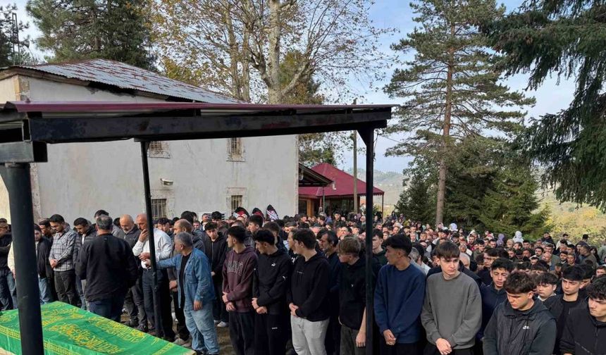 Genç futbolcu Samet Şahin son yolculuğuna uğurlandı