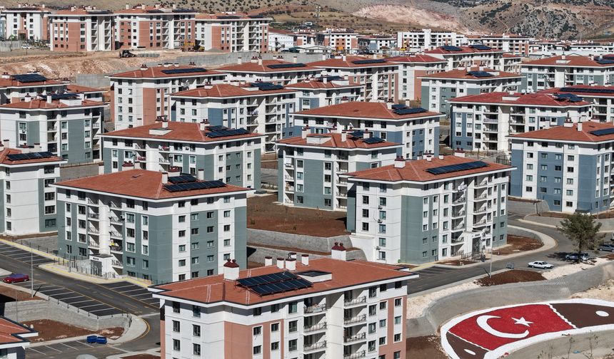 Bakan Kurum: "Türkiye genelinde 2025 yılı sonuna kadar 453 bin konutun teslimini gerçekleştireceğiz"