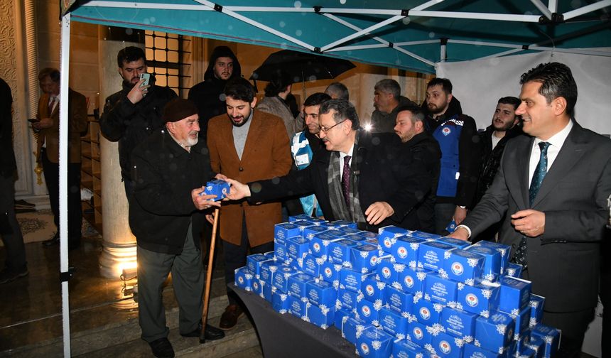 Başkan Genç'ten Regaip Kandili'nde ikram