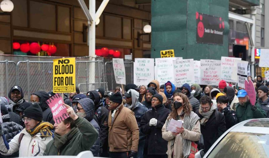 Binlerce kişi Venezuela için yürüdü