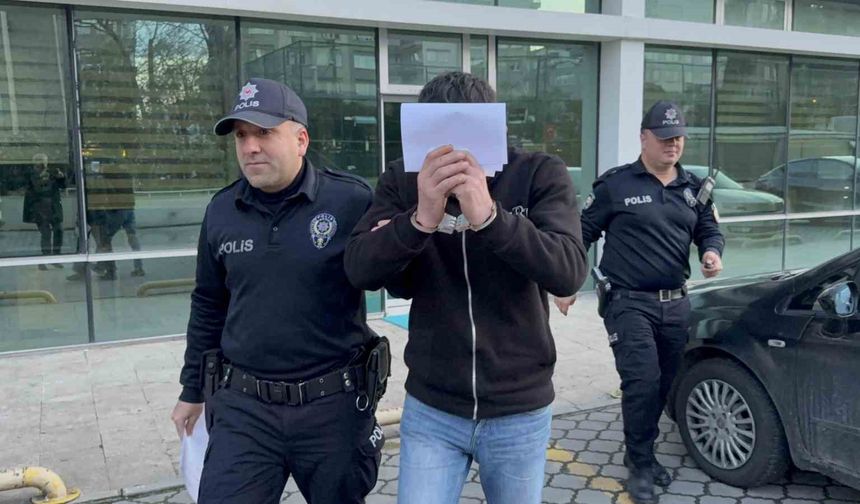 Eşi terk edince, kayınpederinin evini ateşe verdi