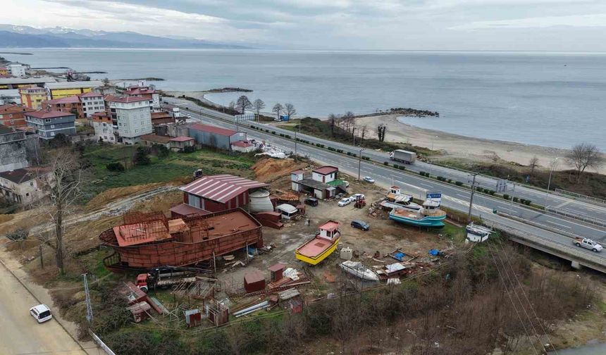 Of'tan Senegal'e balıkçı teknesi ihracatı