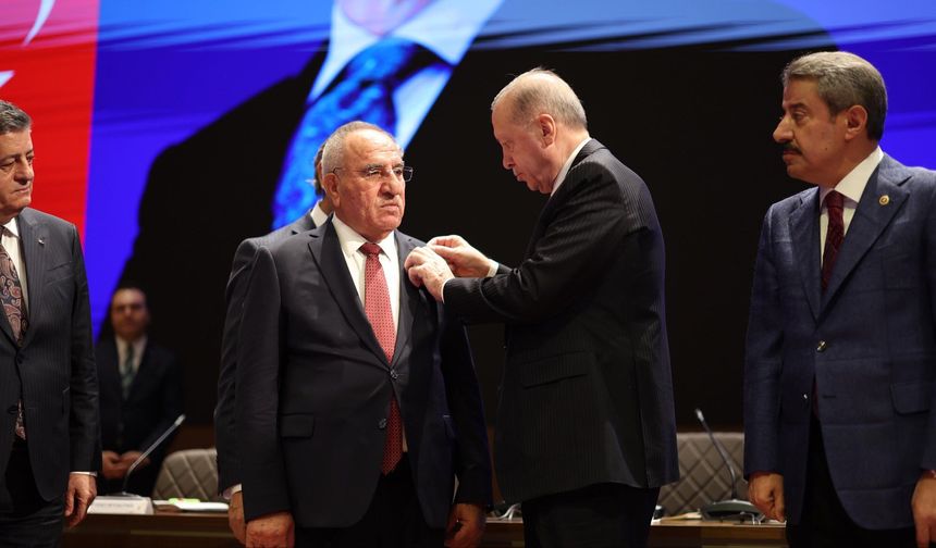 AK Parti MKYK toplantısında AK Parti'ye katılımlar oldu