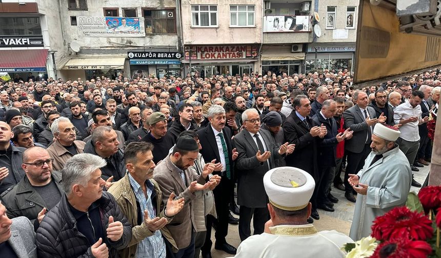 Bıçaklanarak öldürülen Sürmene eski belediye başkan yardımcısı Aydın'a son görev